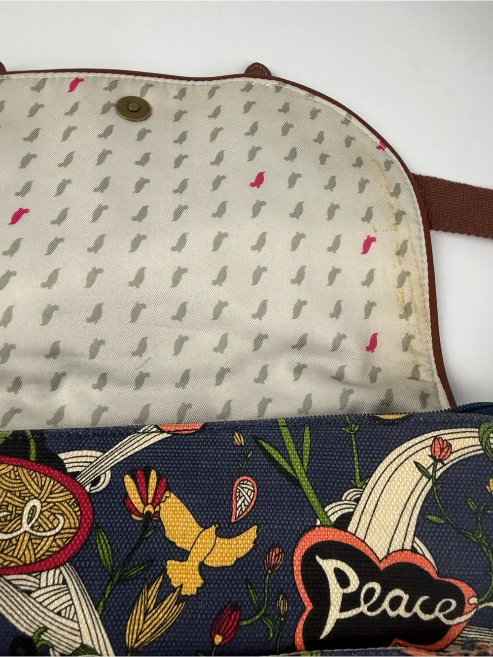Sakroots Women’s Convertible Signature Peace Print Backpack/Crossbody Bag/Purse - Picture 3 of 6